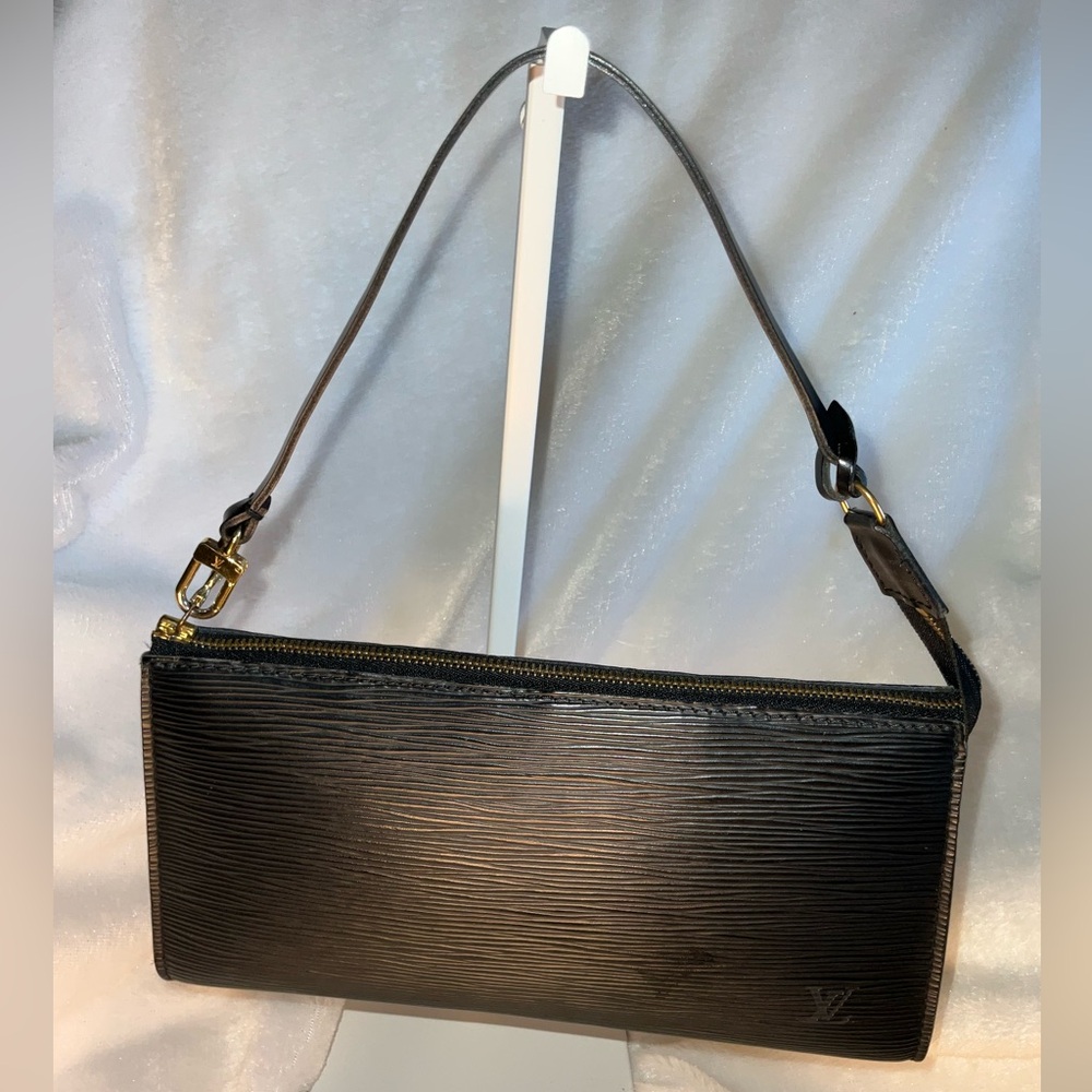 Louis Vuitton Black Epi Pochette Accessories - Picture 1 of 16